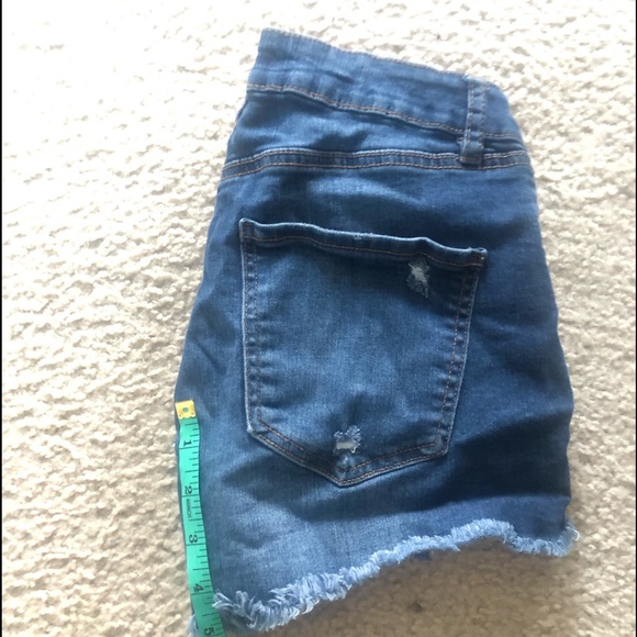 Classic ripped blue denim jean shorts - Picture 3 of 4